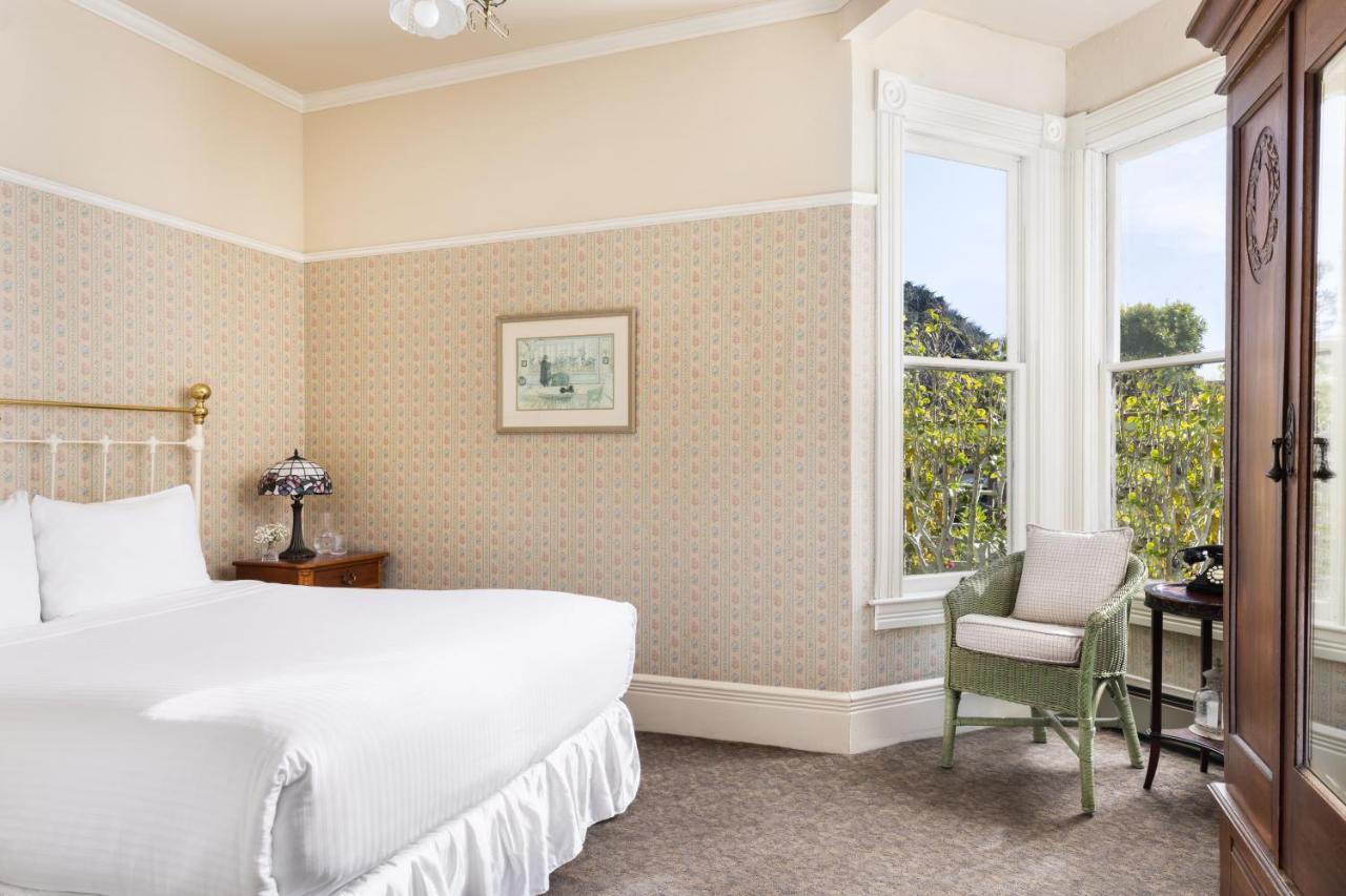 Centrella Hotel, A Kirkwood Collection Hotel Пасифик Гров Экстерьер фото