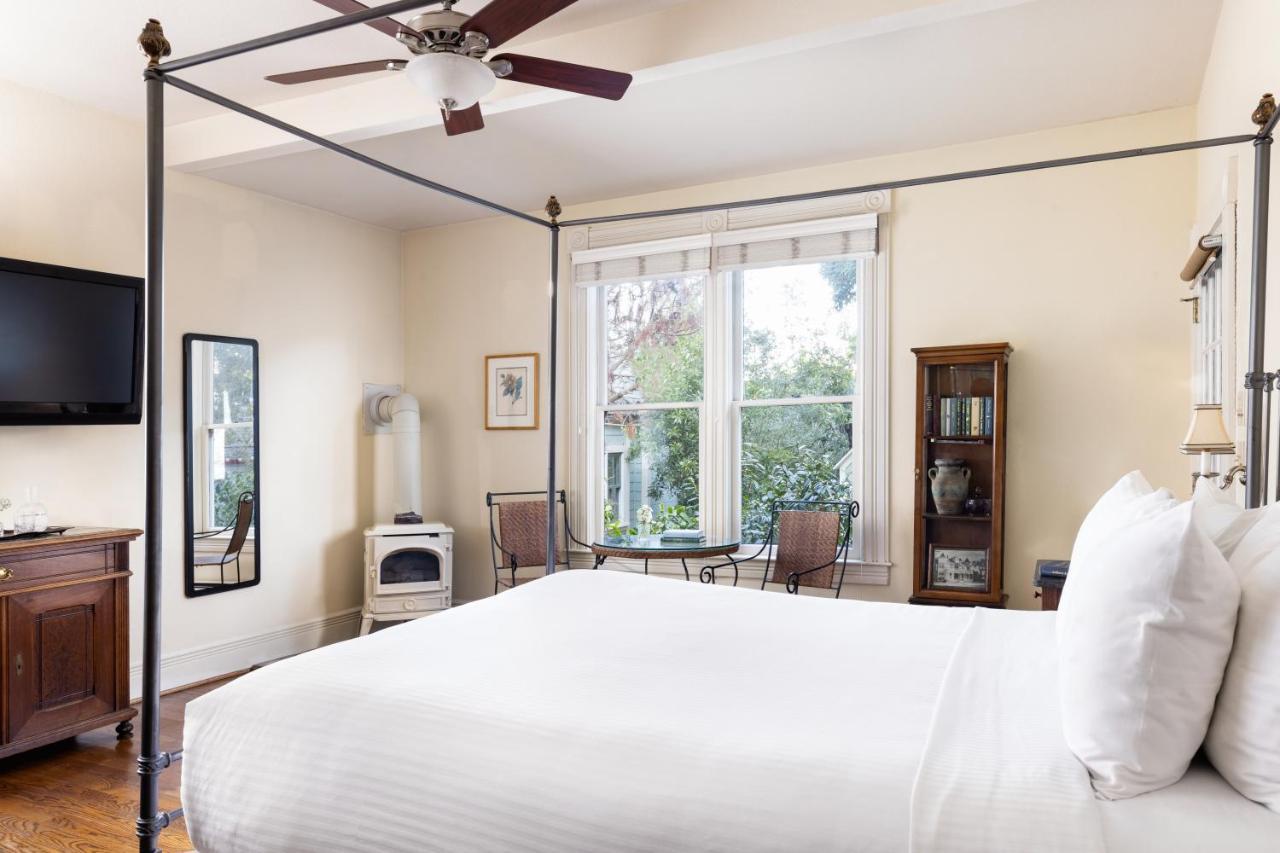 Centrella Hotel, A Kirkwood Collection Hotel Пасифик Гров Экстерьер фото